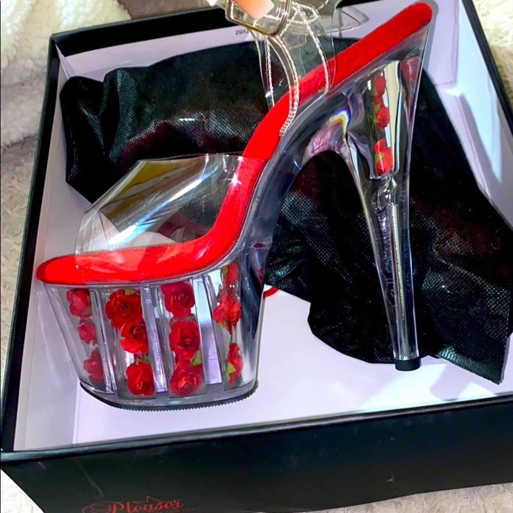 Rose platform heels size 8 1/2